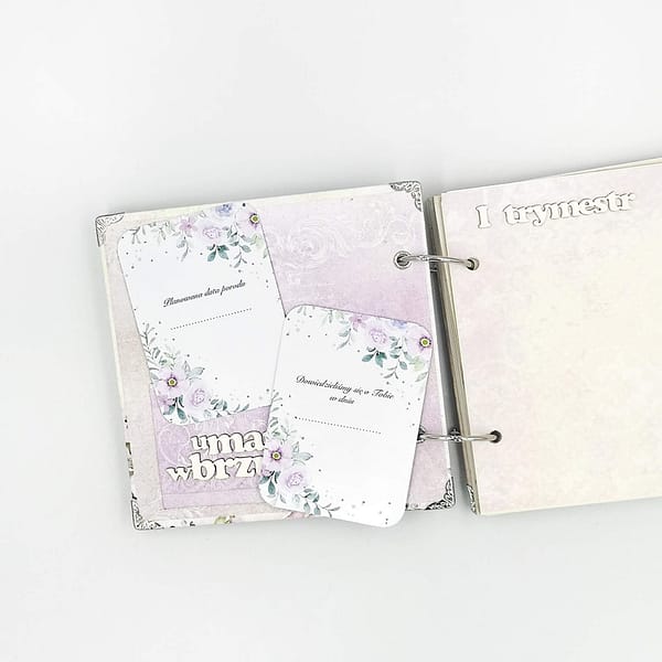 Ręcznie robiony album ciążowy z miejscem na notatki. Piękny pamiętnik dla mamy w ciąży. Ręcznie robiony album scrapbooking.